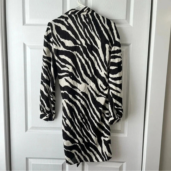 NWT Zara Tan and Black Zebra Print Geometric Wrap Dress Size Large - Picture 7 of 7